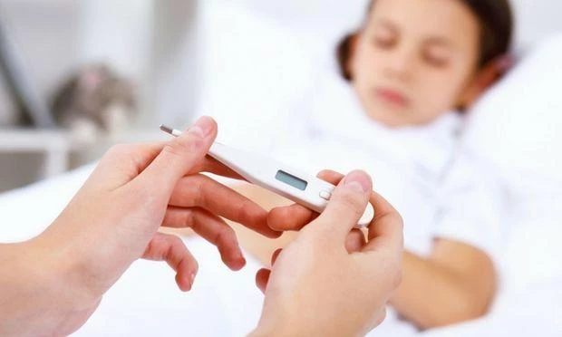 Προσοχή: Πότε το «αθώο» κρυολόγημα εξελίσσεται σε πνευμονία